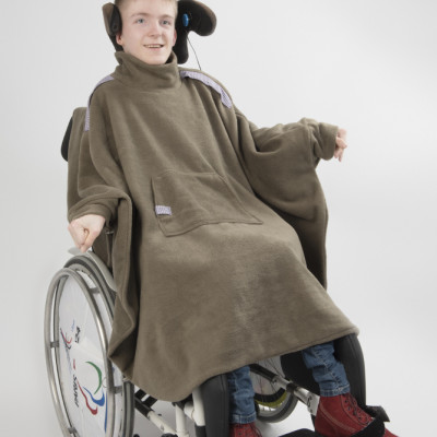 Cape polaire TESS vêtement pour fauteuil roulant Enfant/Adulte