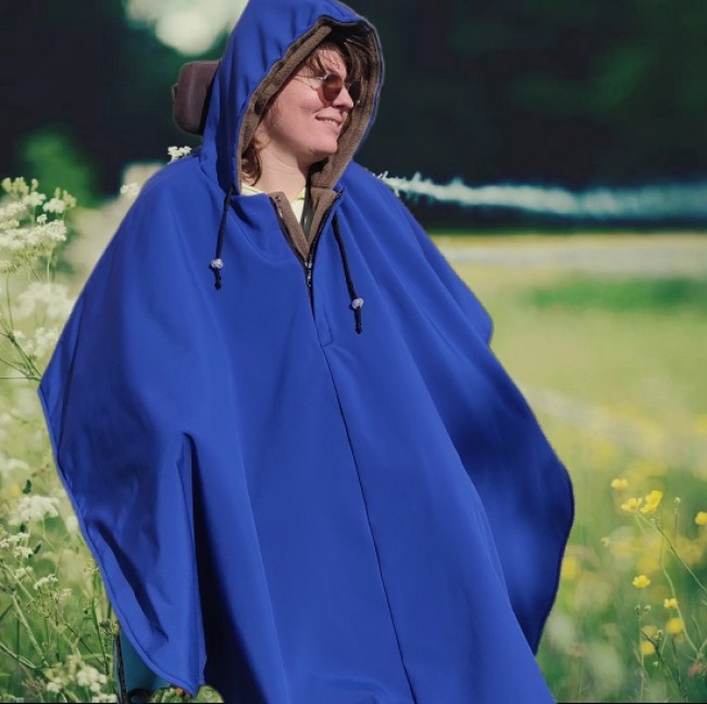 Cape imperméable avec zip et capuche intégrée pour fauteuil roulant